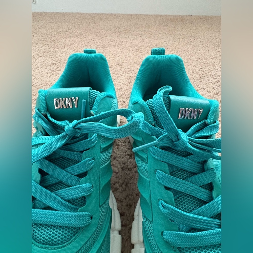 DKNY Adina Runner Sneaker size 10 Women